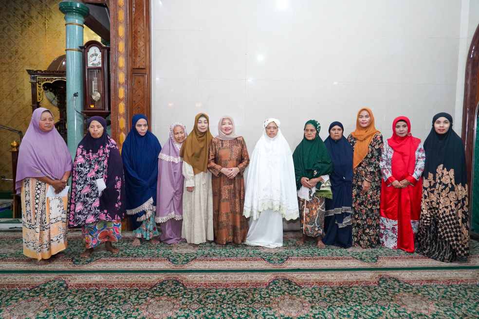 Wabup Malang Lathifah Shohib Gelar Tarawih Keliling Ramadan 1447 H di Karangploso Wabup Malang Lathifah Shohib Gelar Tarawih Keliling Ramadan 1447 H di Karangploso