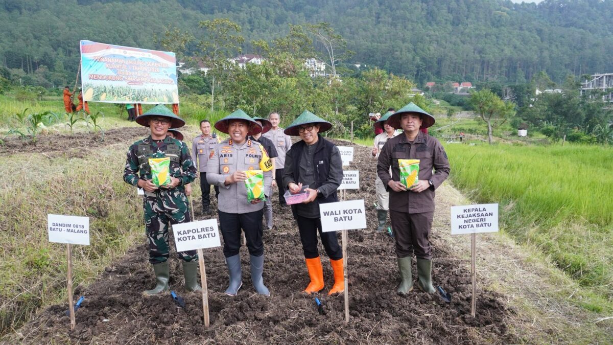 Memperkuat Ketahanan Pangan dan Swasembada Pangan, Kodim 0818 Bersama Forkopimda Tanam Jagung