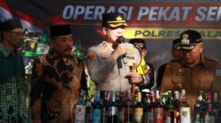 Polres Malang Musnahkan 1.659 Botol Miras Hasil Operasi Pekat Semeru 2026