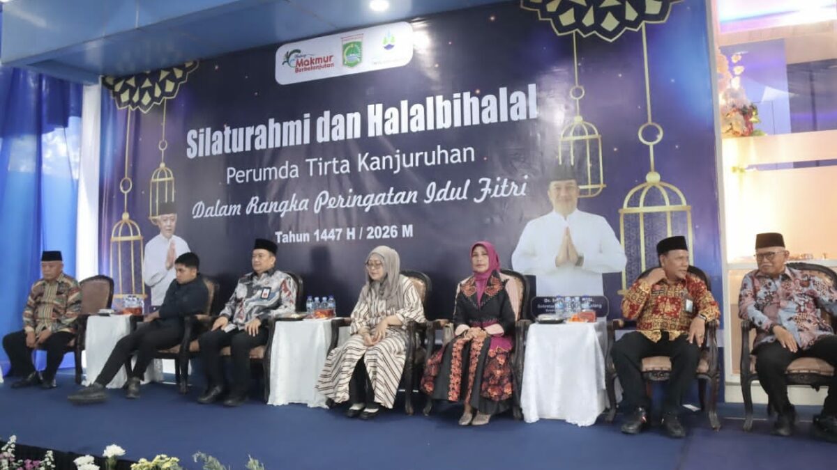 Backdrop Tanpa Gambar Wabup Memicu Polemik, PKB Soroti Etika Birokrasi di Perumda Tirta Kanjuruhan