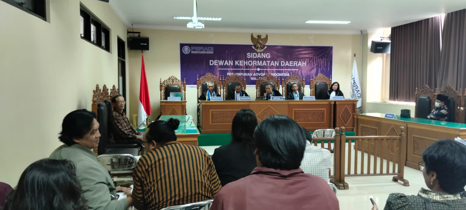 Sidang Etik Peradi Malang Ricuh, Advokat Pendamping Ditolak Majelis Hakim, “Ini Kiamat Hukum!”