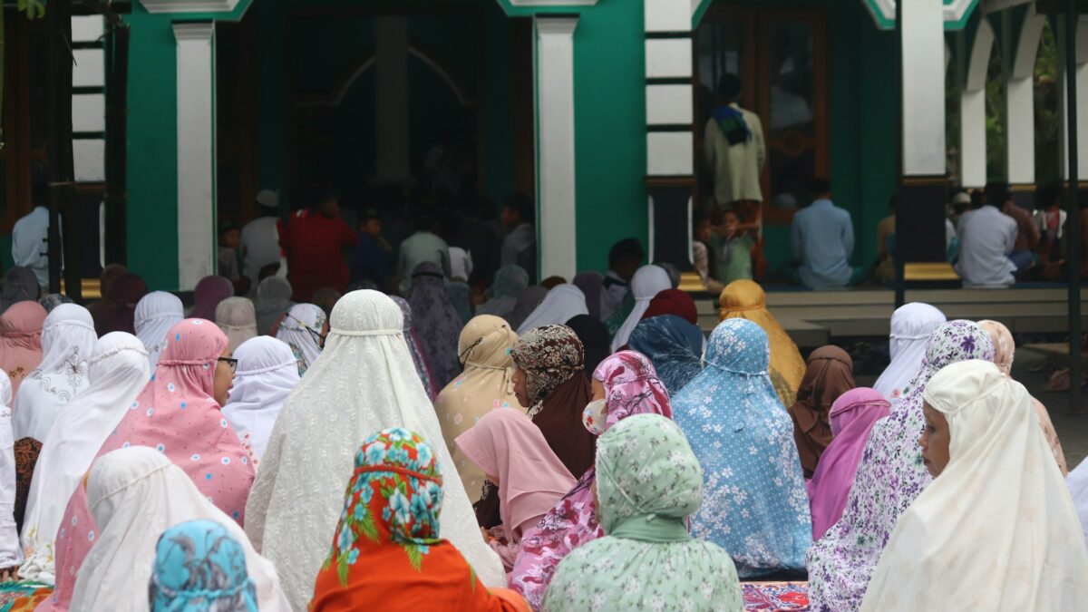 Makna Halal Bihalal Saat Lebaran, Tradisi Unik Indonesia