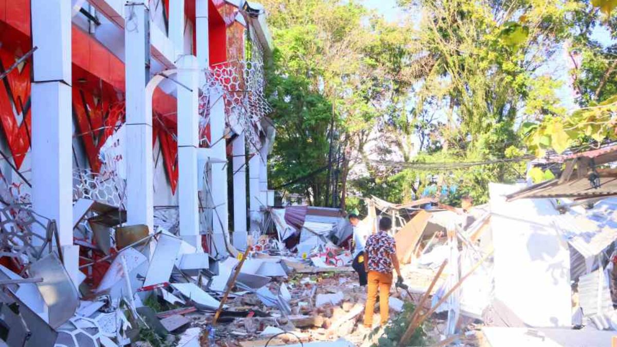 Gempa Manado M 7,6 Rusak GOR KONI Sario, Satu Korban Jiwa Dilaporkan