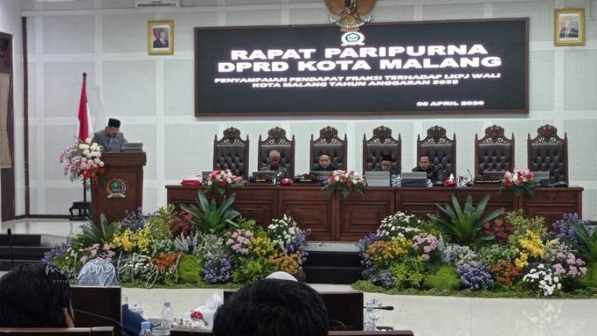 DPRD Kota Malang Serahkan 20 Rekomendasi LKPJ 2025, Soroti Transparansi dan PAD DPRD Kota Malang Serahkan 20 Rekomendasi LKPJ 2025, Soroti Transparansi dan PAD