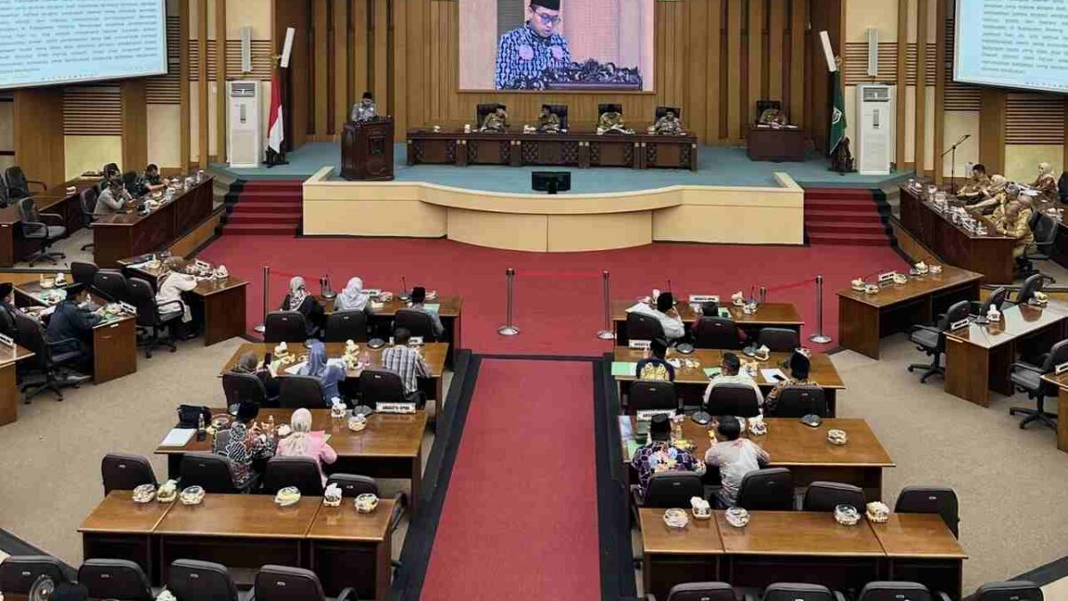 Bupati Malang Sampaikan Pandangan atas Raperda DPRD, Tekankan Regulasi Berpihak Warga