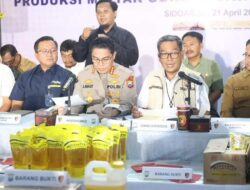 Polda Jatim Bongkar Produksi MinyaKita Ilegal di Sidoarjo, Empat Tersangka Ditangkap