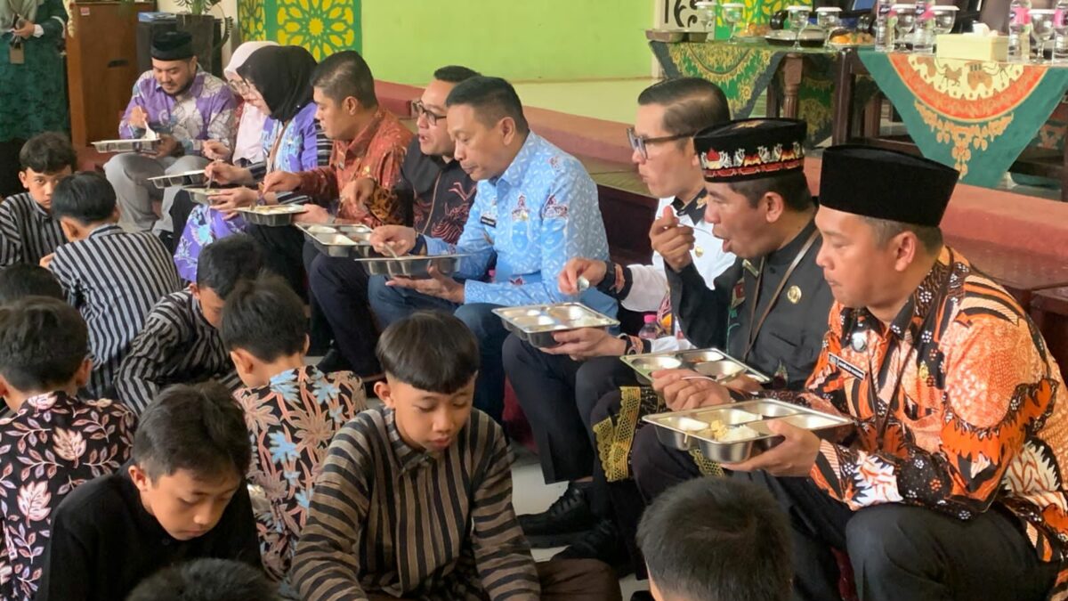 Uji Coba MBG Sistem Prasmanan di MIN 2 Kota Malang, Wali Kota: Menu Lebih Hangat dan Variatif, Perlu Penyesuaian Jam Belajar