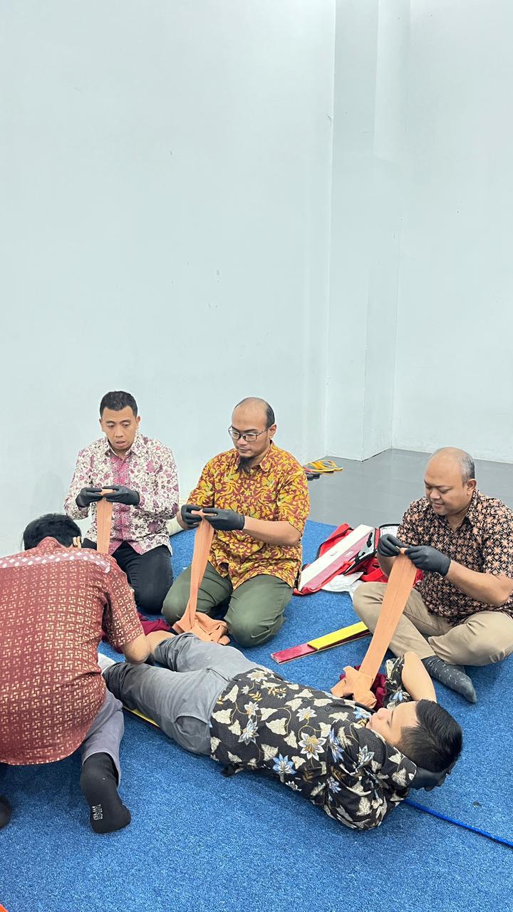 Tenaga Pendidik FEB UB Wajib Bersertifikat Kemenaker, Kampus Genjot Standar K3L Secara Masif Tenaga Pendidik FEB UB Wajib Bersertifikat Kemenaker, Kampus Genjot Standar K3L Secara Masif