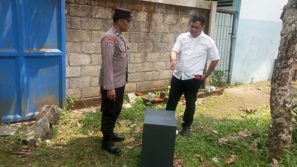 Aksi Pencurian di SMPN 1 Pakisaji Terekam CCTV