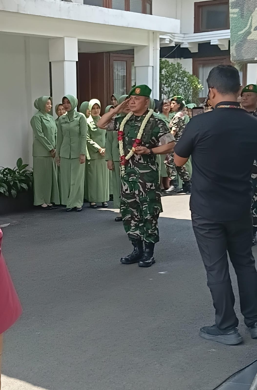 Korem 083/Baladhika Jaya Sambut Danrem Baru dan Lepas Brigjen TNI Kohir Korem 083/Baladhika Jaya Sambut Danrem Baru dan Lepas Brigjen TNI Kohir