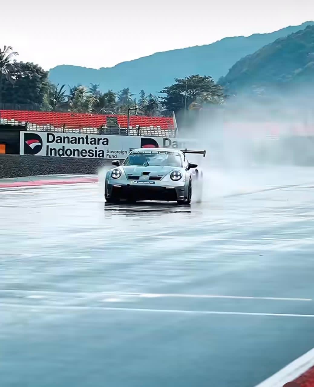 Sean Gelael Hadapi Penalti pada Balapan GTWCA di Mandalika, 