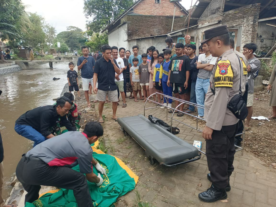 Polisi Ungkap Misteri Tewasnya Pria di Sungai Gondanglegi Malang Polisi Ungkap Misteri Tewasnya Pria di Sungai Gondanglegi Malang
