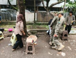 Satpol PP Malang Tertibkan PKL Usai Lebaran, Pelanggar Disiapkan ke Tipiring