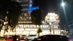 Meta Description: Kasus kasir kafe di Malang bongkar modus bill gantung. Pelaku usaha F&B diminta perketat pengawasan transaksi. Slug: modus-bill-gantung-kasir-malangan Tags: bill gantung, kasir curang, usaha F&B, sistem kasir, penggelapan uang, Malang Meta Description: Kasus kasir kafe di Malang bongkar modus bill gantung. Pelaku usaha F&B diminta perketat pengawasan transaksi. Slug: modus-bill-gantung-kasir-malangan Tags: bill gantung, kasir curang, usaha F&B, sistem kasir, penggelapan uang, Malang