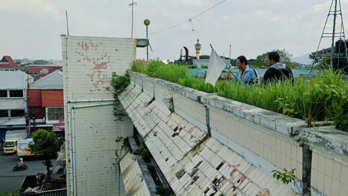 Tembok Retak di Pasar Besar Malang Bikin Resah, Aktivitas Langsung Dilarang di Area Rawan