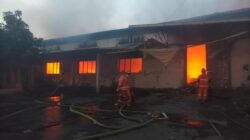Gudang Bahan Pabrik Rokok di Kedungkandang Terbakar, Api Cepat Membesar Saat Lokasi Kosong