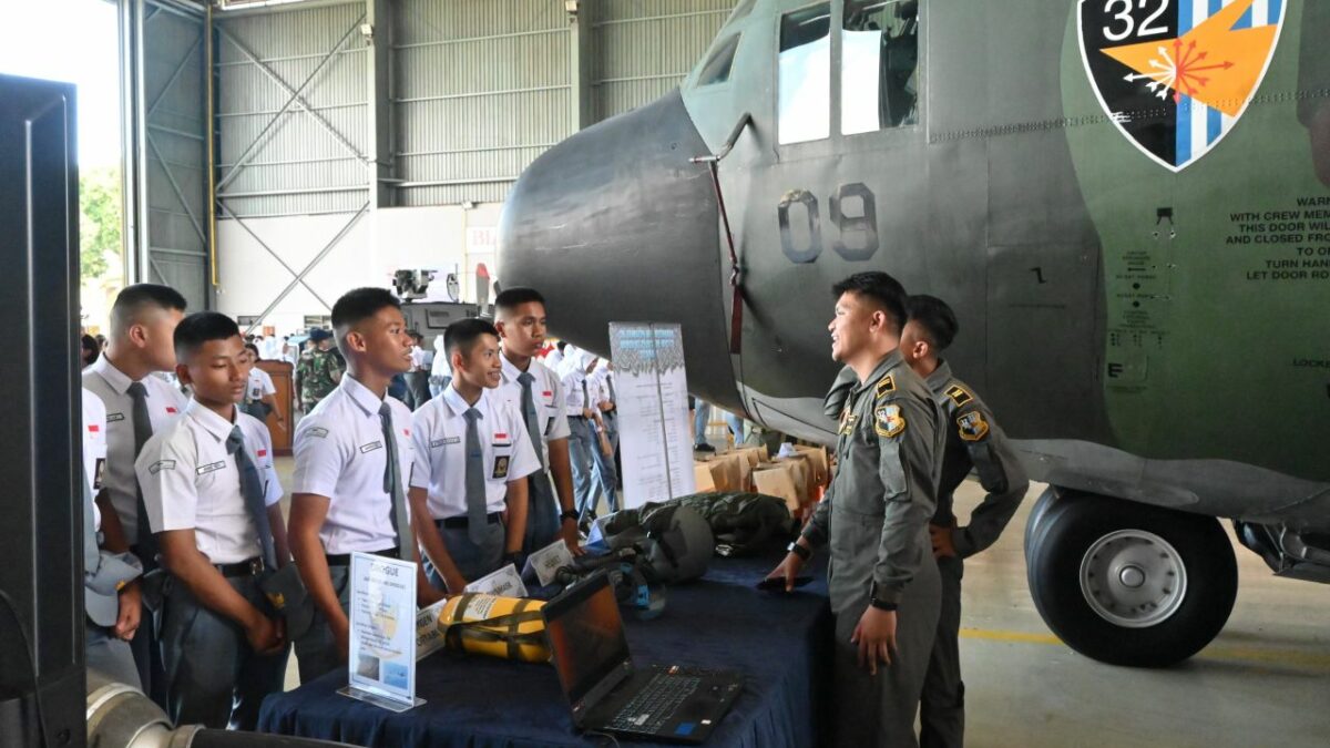 Pembekalan di Lanud, Taruna Nusantara Ditempa Jadi Pemimpin
