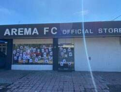 Kalah 0-4, Marcos Santos dan Hansamu Jadi Sasaran Protes Supporter Arema FC