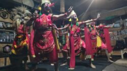 Spirit “Njowo” Hidupkan Topeng Malang di Hari Tari Sedunia di Polowijen