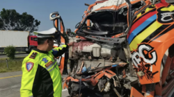 Sopir Diduga Mengantuk, Tabrakan Truk di Tol Jomo Tewaskan Dua Orang