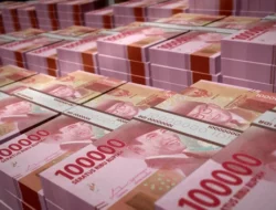 Rupiah Terpukul Sentimen Global, Dibuka Melemah ke Rp17.128 per Dolar AS