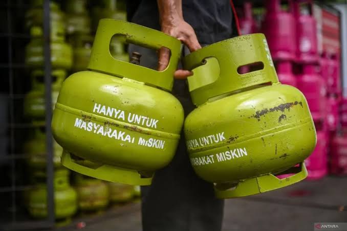 Pertamina Tambah 9 Juta Tabung LPG 3 Kg Saat Libur Iduladha, Antisipasi Lonjakan Kebutuhan Pertamina Tambah 9 Juta Tabung LPG 3 Kg Saat Libur Iduladha, Antisipasi Lonjakan Kebutuhan