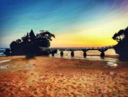 Pantai Balekambang Malang: Tanah Lot-nya Jawa Timur yang Wajib Masuk Itinerary