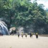 Pantai Banyu Anjlok Malang: Air Terjun yang Jatuh Langsung ke Bibir Pantai