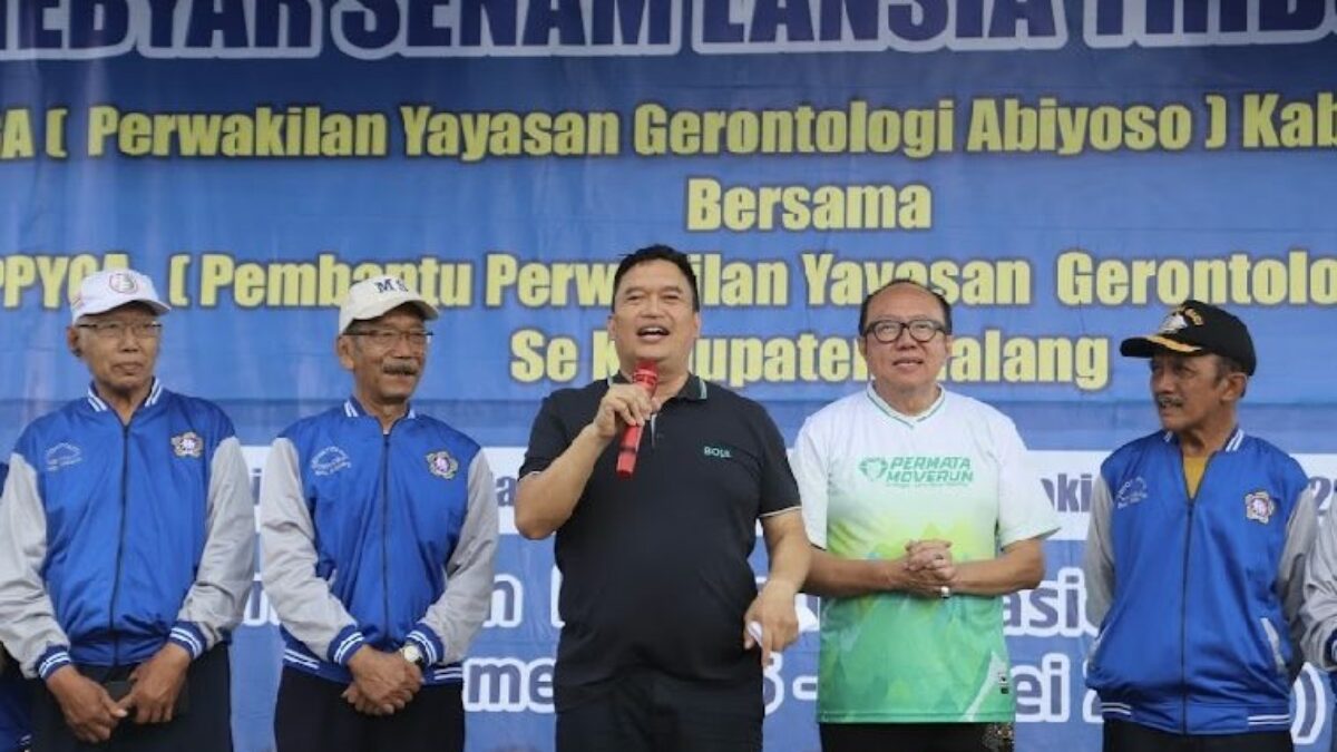 Sekda Malang Ajak Masyarakat Hormati Lansia dalam Senam Abiyoso di Pakis Sekda Malang Ajak Masyarakat Hormati Lansia dalam Senam Abiyoso di Pakis