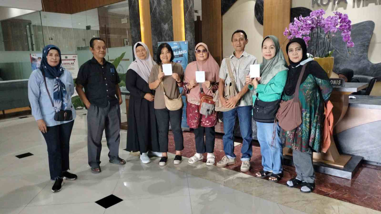 Keluarga Purnawirawan TNI di Malang Datangi DPRD Usai Ancaman Pengosongan Rumah Keluarga Purnawirawan TNI di Malang Datangi DPRD Usai Ancaman Pengosongan Rumah