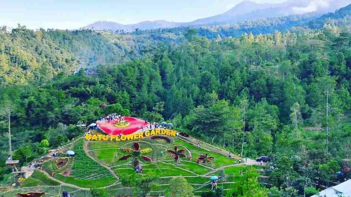 Coban Rais Batu: Air Terjun 20 Meter Berpanorama Hijau yang Kini Punya 35 Spot Foto