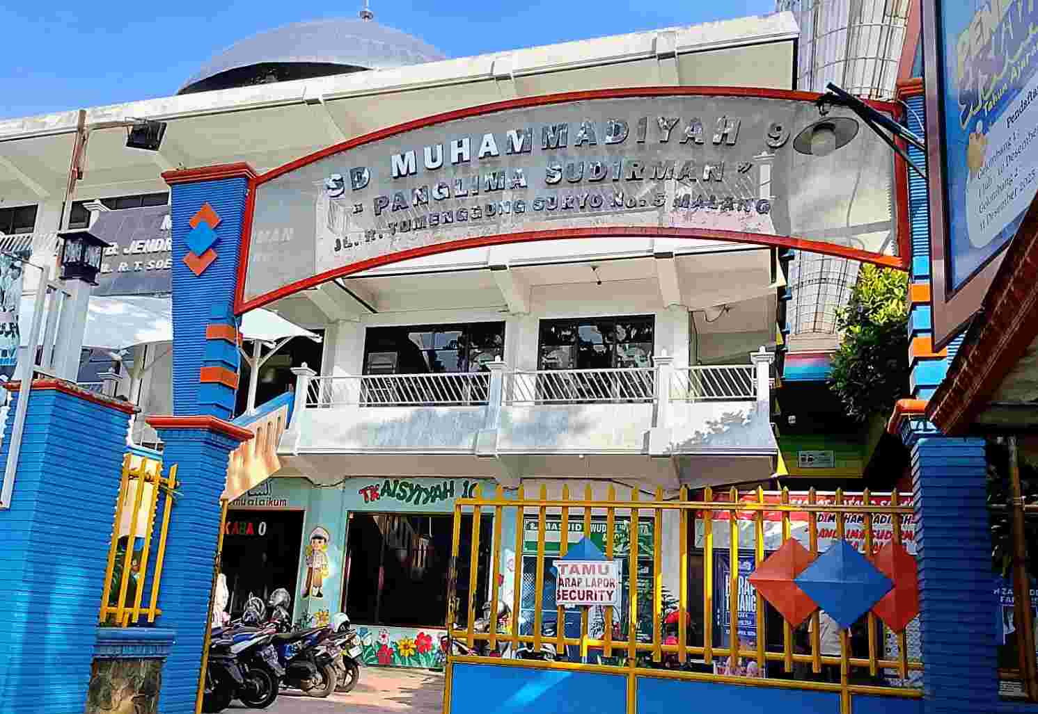 Kepatuhan Dana BOS SD Muhammadiyah 9 Malang Jadi Sorotan Usai Kenaikan Biaya Pendidikan Kepatuhan Dana BOS SD Muhammadiyah 9 Malang Jadi Sorotan Usai Kenaikan Biaya Pendidikan