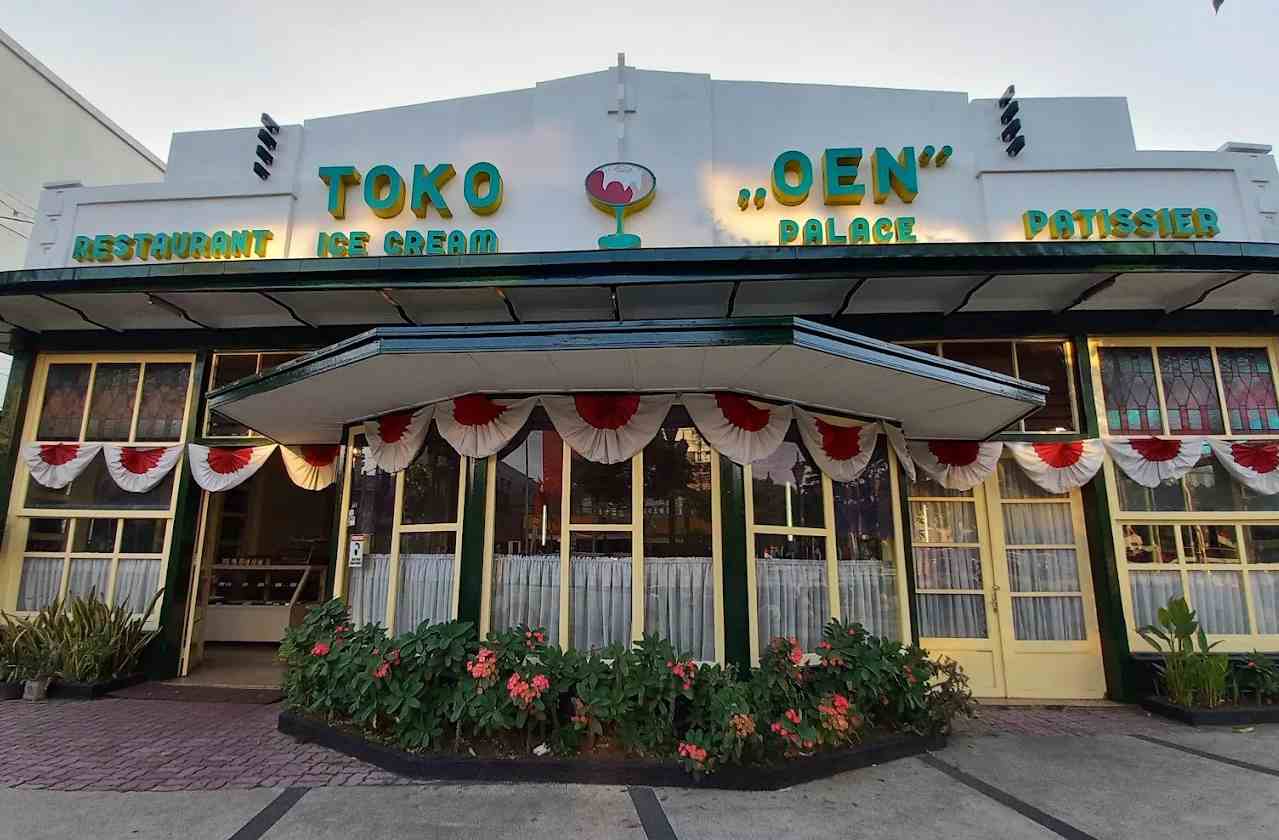 Toko Oen Malang: Es Krim Sejak 1930 dan Suasana yang Tidak Pernah Berubah Toko Oen Malang: Es Krim Sejak 1930 dan Suasana yang Tidak Pernah Berubah