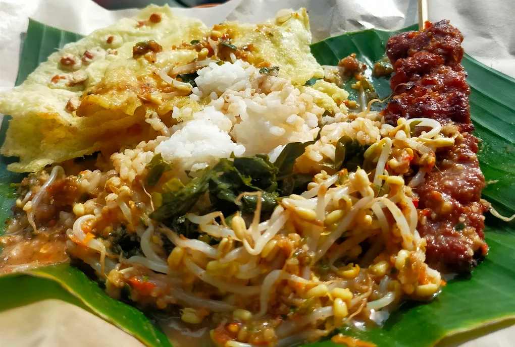 Sarapan Rp10 Ribu di Malang: Nasi Pecel yang Bikin Kangen Bahkan Setelah Lulus