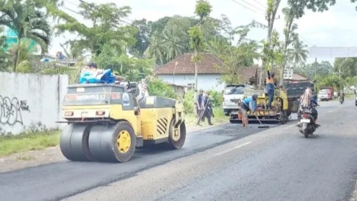 Pemkab Malang Percepat Pelebaran Jalan Menuju Pantai Ngliyep untuk Dukung Pariwisata