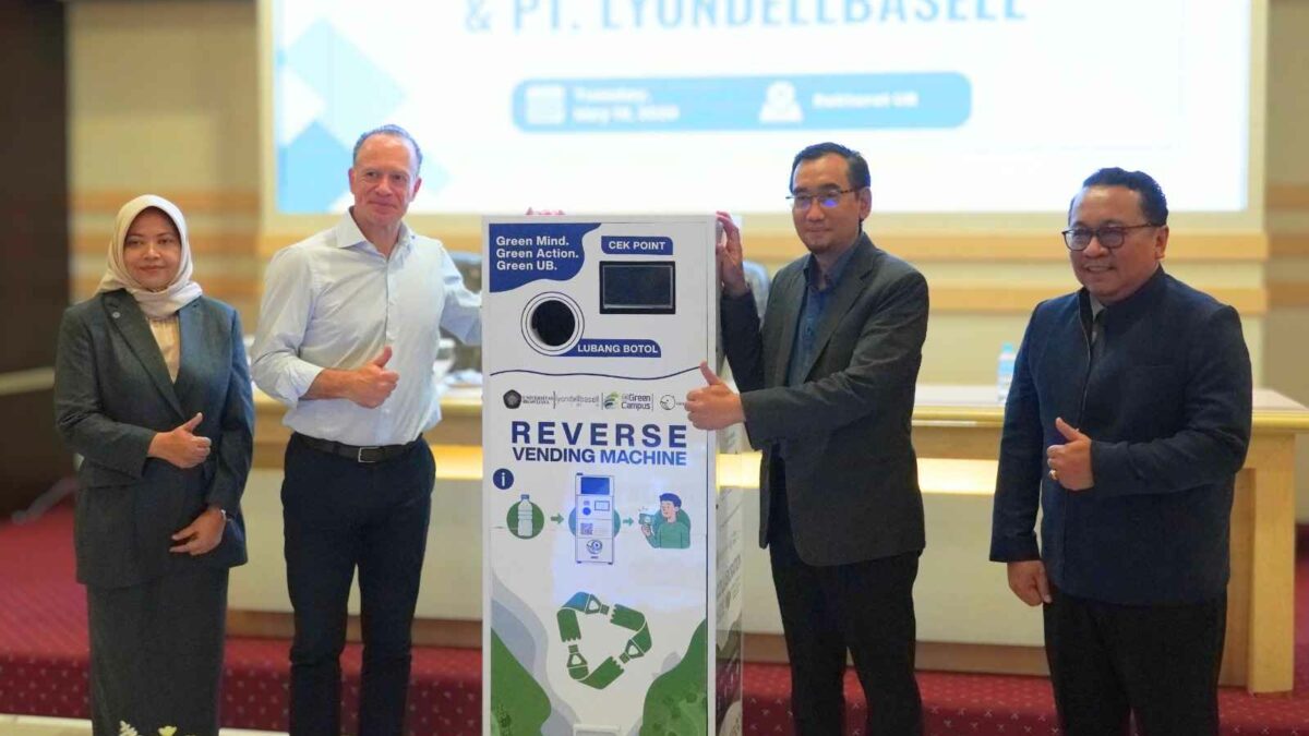 UB Gandeng PT LyondellBasell Hadirkan Reverse Vending Machine untuk Dukung Ekonomi Sirkular