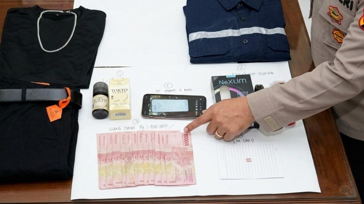 Polisi Tangkap Pemuda Pencuri 3 HP di Toko Kepanjen Malang, Modus Pura-pura Belanja