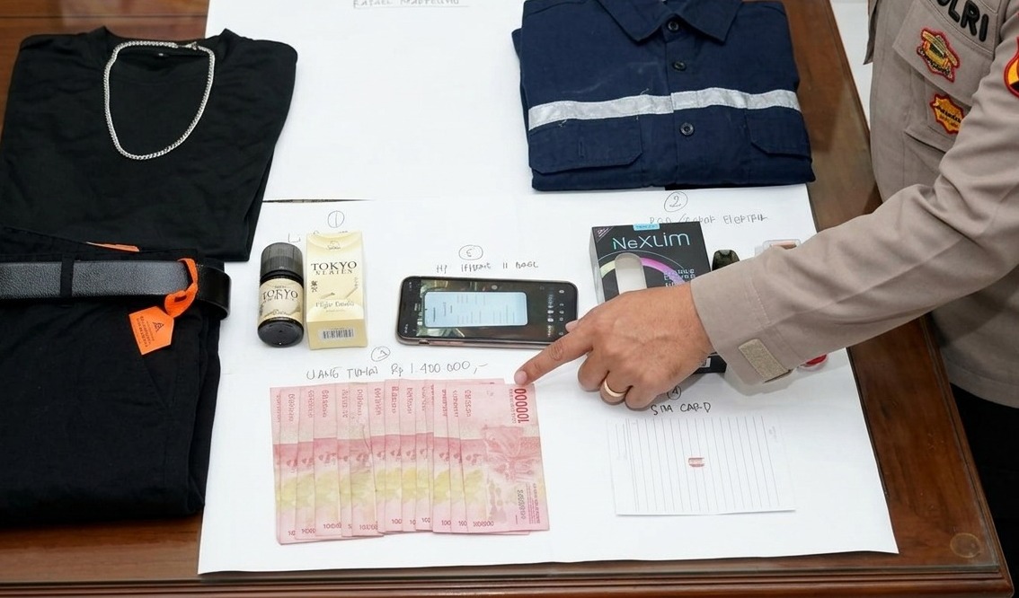 Polisi Tangkap Pemuda Pencuri 3 HP di Toko Kepanjen Malang, Modus Pura-pura Belanja Polisi Tangkap Pemuda Pencuri 3 HP di Toko Kepanjen Malang, Modus Pura-pura Belanja