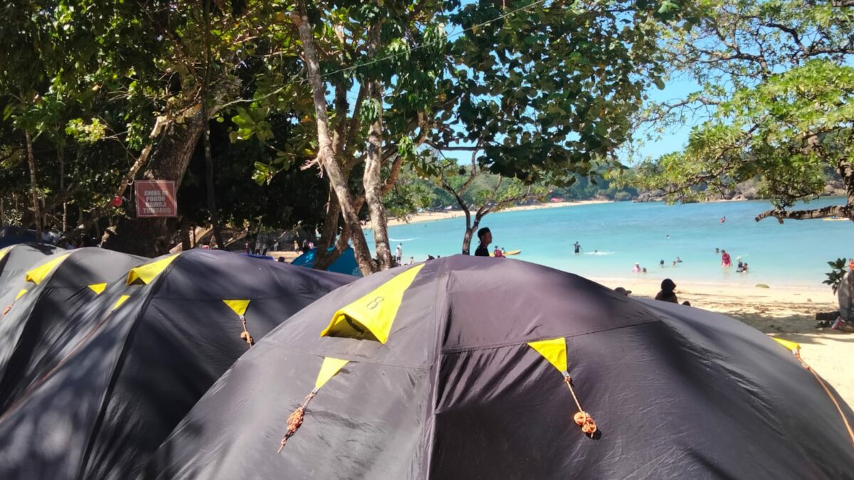 Pantai Banyu Meneng Jadi Primadona Wisata Malang Selatan, Libur Panjang Selalu Dipadati Pengunjung Pantai Banyu Meneng Jadi Primadona Wisata Malang Selatan, Libur Panjang Selalu Dipadati Pengunjung