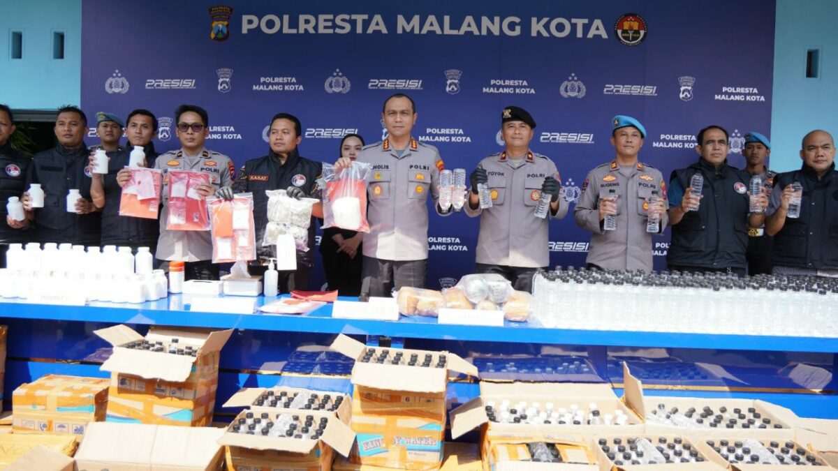Ribuan Botol Arak Bali Masuk Malang Raya, Polisi Bongkar Pola Distribusi Toko Kelontong