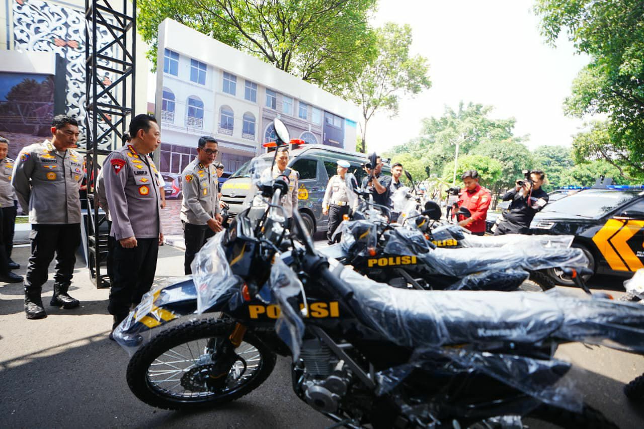 Kapolri Perkuat Peralatan Personel, Fokus Tingkatkan Perlindungan Masyarakat Kapolri Perkuat Peralatan Personel, Fokus Tingkatkan Perlindungan Masyarakat