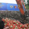 Bareskrim Musnahkan Belasan Ton Bawang Ilegal dari Jalur Tikus Perbatasan Malaysia