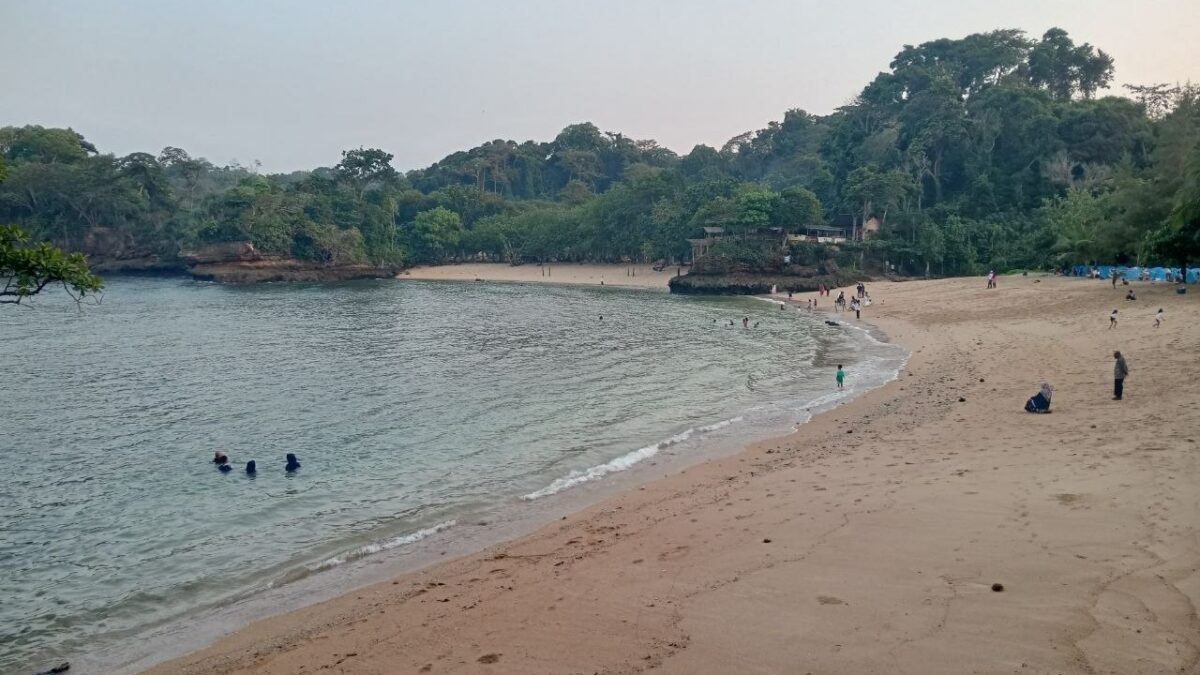 Viral Tiket Ganda Pantai Ngliyep, Sistem Loket Diubah