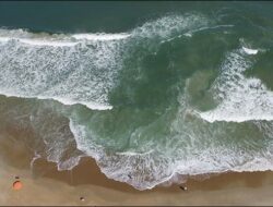 Pantai Selatan: Mitos, Bahaya Alam, dan Jejak Sejarah
