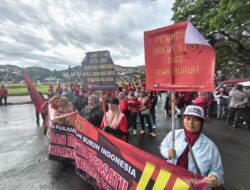Buruh Kota Malang Turun Jalan Saat May Day, Tuntut Kepastian Kerja dan Tolak UU Cipta Kerja