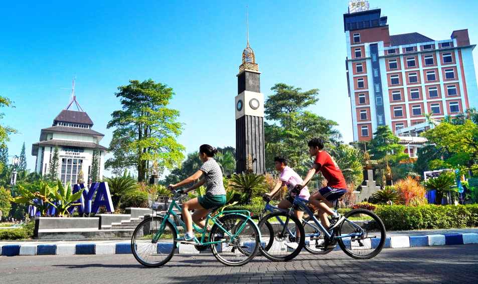 CFD dan Hari Lingkungan Sedunia di UB, Warga Kampus Antusias Ikuti Layanan Kesehatan Gratis