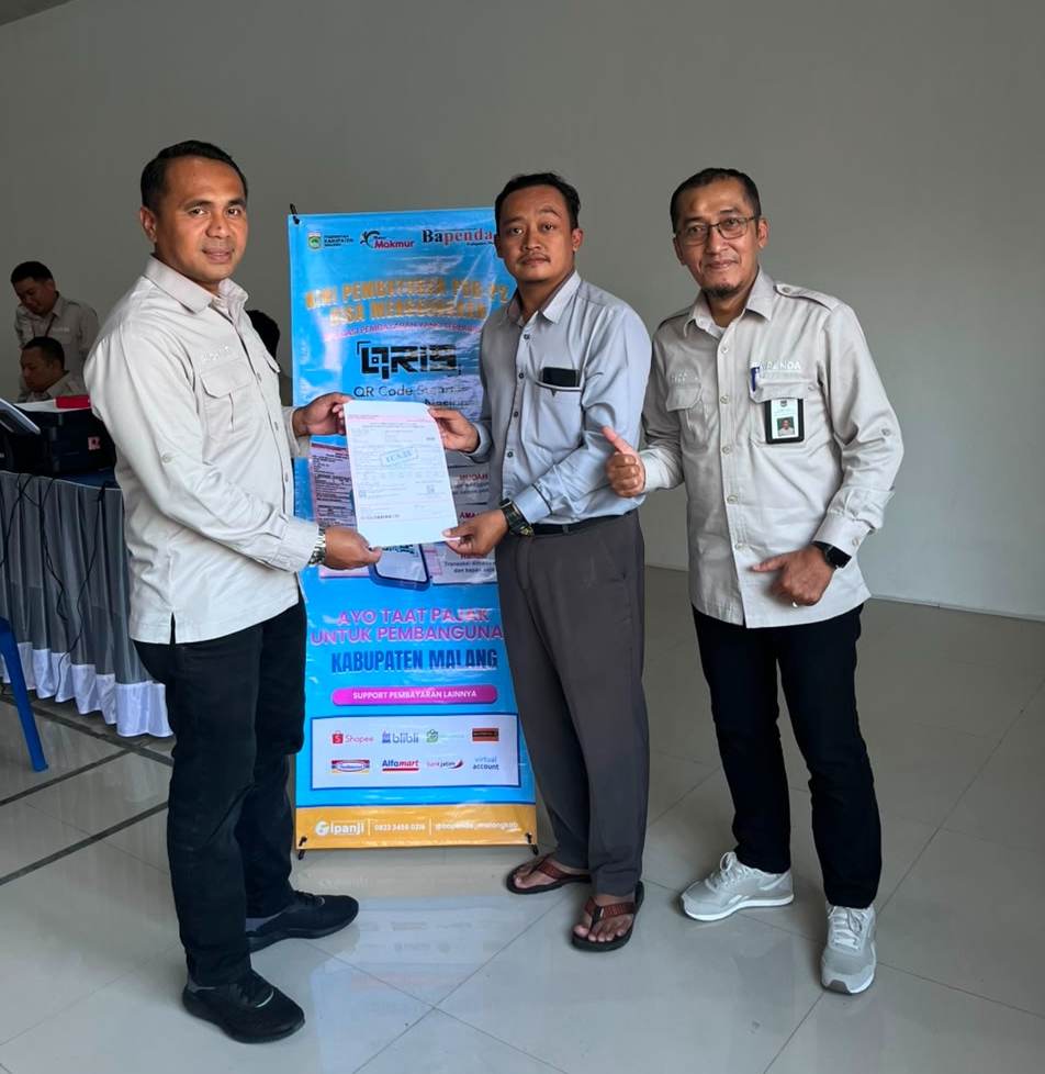 243 Warga Manfaatkan Layanan BMW Bapenda Kabupaten Malang di Desa Wajak 243 Warga Manfaatkan Layanan BMW Bapenda Kabupaten Malang di Desa Wajak