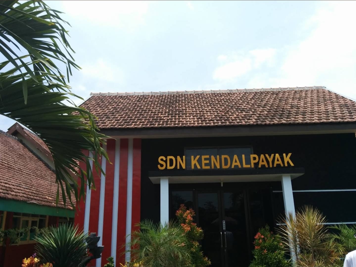 Lebih Prioritaskan Warga Domisili Ketimbang Warga di Area Zonasi, SPMB SDN Kendalpayak Disorot