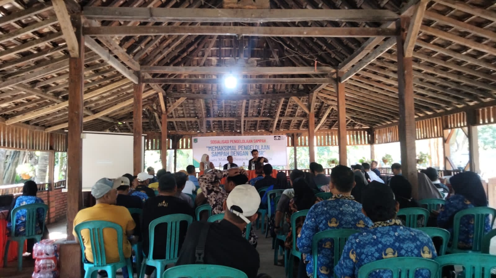 DLH Kabupaten Malang Dorong TPS 3R di Gampingan, Solusi Sampah Sekaligus Buka Lapangan Kerja DLH Kabupaten Malang Dorong TPS 3R di Gampingan, Solusi Sampah Sekaligus Buka Lapangan Kerja