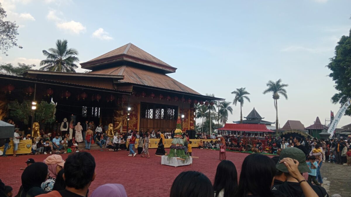Tradisi Hidup, Budaya Lestari: Ribuan Mata Saksikan Puncak Festival 1 Suro 2026 Gunung Kawi